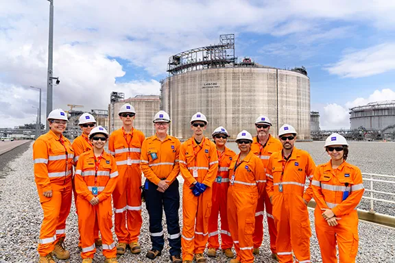 INPEX Australia hosted students from Stars Foundation and Clontarf Academy programs in Darwin at the Ichthys LNG onshore processing plant.
