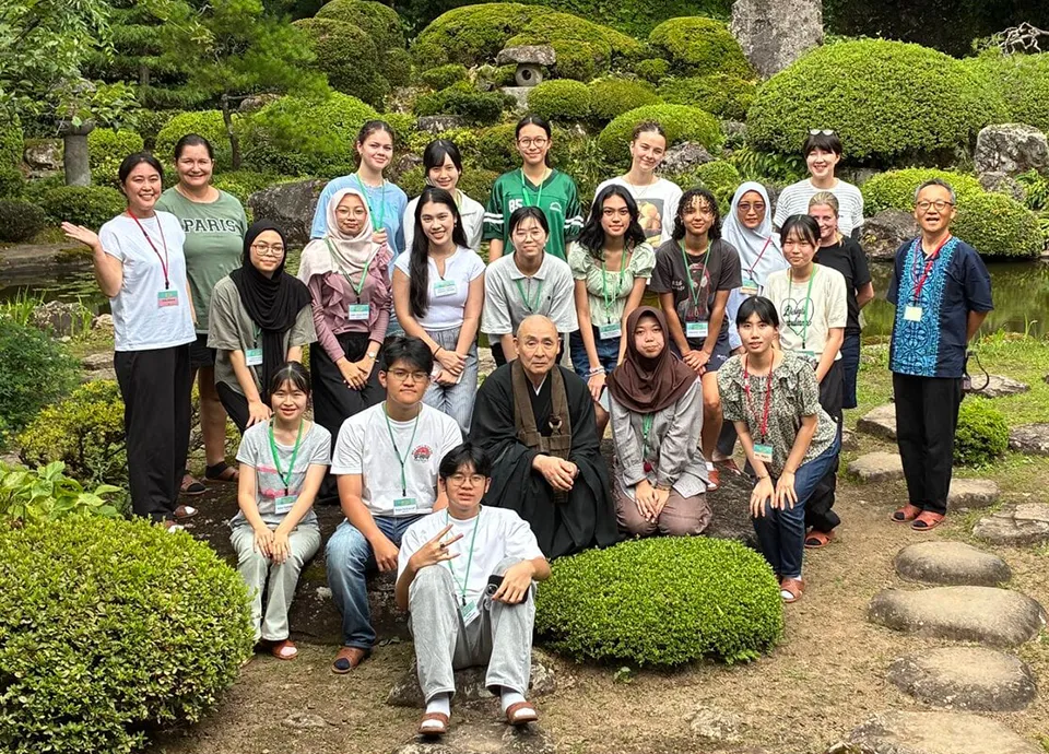 Group photo of participants in the international youth exchange program